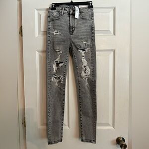 NWT! American Eagle Outfitters Ripped Gray Skinny Jeans
